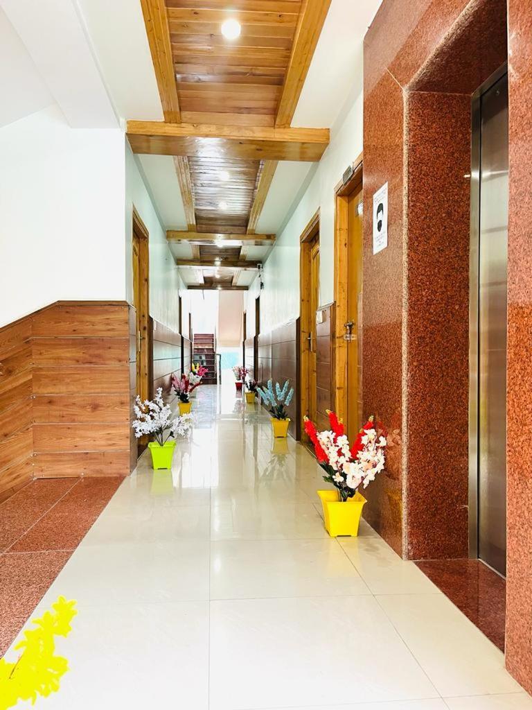 Tata Vista Resort Mall Road Manali - Centrally Heated & Air Cooled Manāli Exterior foto