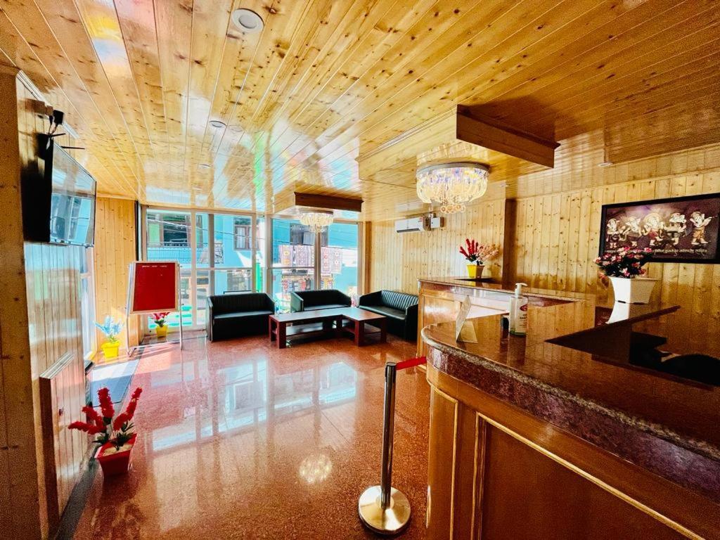Tata Vista Resort Mall Road Manali - Centrally Heated & Air Cooled Manāli Exterior foto