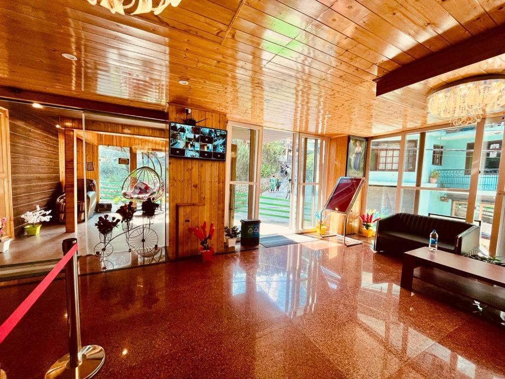 Tata Vista Resort Mall Road Manali - Centrally Heated & Air Cooled Manāli Exterior foto