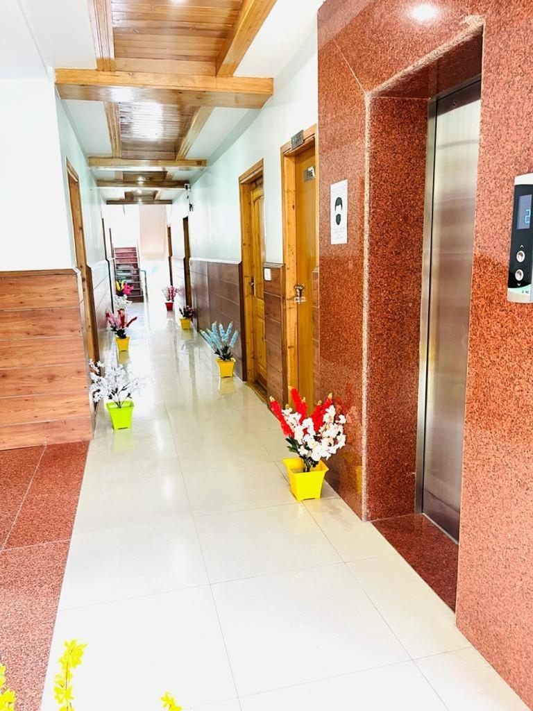 Tata Vista Resort Mall Road Manali - Centrally Heated & Air Cooled Manāli Exterior foto