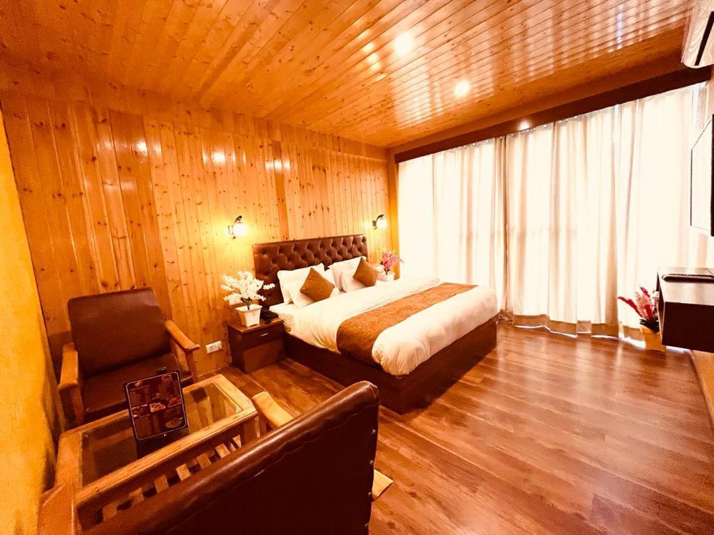 Tata Vista Resort Mall Road Manali - Centrally Heated & Air Cooled Manāli Exterior foto